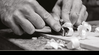 Manières, abécédaire du savoir-faire : exposition du 23 mars 2016 au 30 avril 2016 du lundi au vendredi de 14h à 18h. Photographies d' Ananda Regi à la Galerie du Bar à Photo - Montpellier.